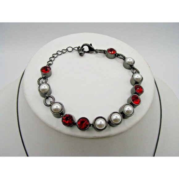 Blackened Silver Necklace and Bracelet Set Faux Pearls Red Rhinestones Jewelry - Picture 5 of 10